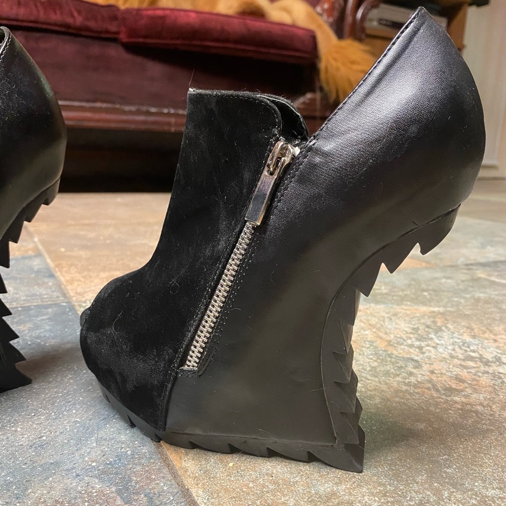 Heelless Black Velvet Faux Leather Wedge Booties - Picture 9 of 13